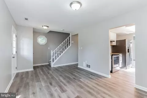 Entry Way - 1708 Potomac Rd, Edgewater, MD 21037 photo 1 of 8