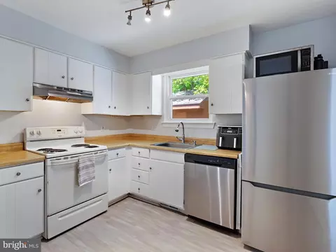 Kitchen - 294 Ternwing Dr, Arnold, MD 21012 photo 1 of 2