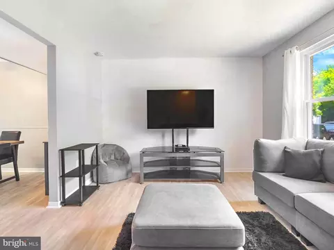 Living - 294 Ternwing Dr, Arnold, MD 21012 photo 1 of 1