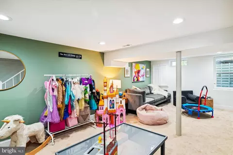 Entry Way - 1157 Hampton Rd, Annapolis, MD 21409 photo 6 of 7