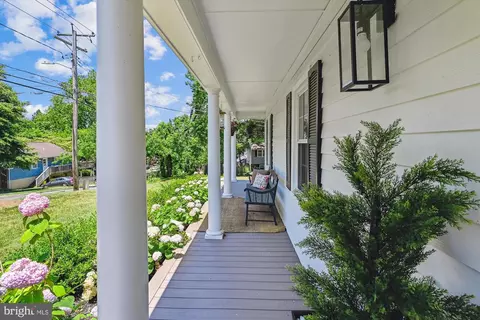 Exterior - 1157 Hampton Rd, Annapolis, MD 21409 photo 10 of 23