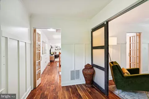 Entry Way - 1157 Hampton Rd, Annapolis, MD 21409 photo 4 of 7