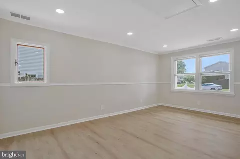 Living - 622 Chapelview Dr, Odenton, MD 21113 photo 6 of 6