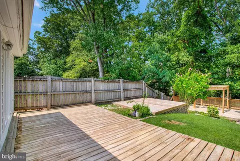 Exterior - 622 Chapelview Dr, Odenton, MD 21113 photo 7 of 13