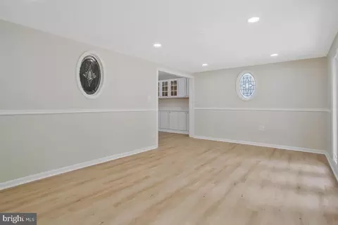 Living - 622 Chapelview Dr, Odenton, MD 21113 photo 2 of 6