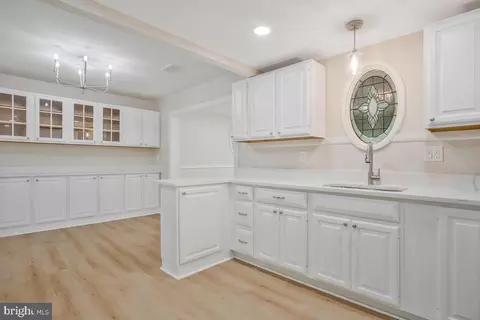 Entry Way - 622 Chapelview Dr, Odenton, MD 21113 photo 6 of 9