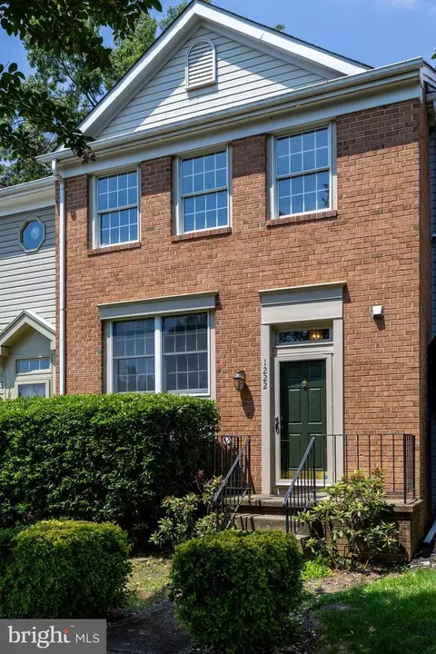 1222 Swanhill Ct, Chestnut Hill Cove, MD 21226
