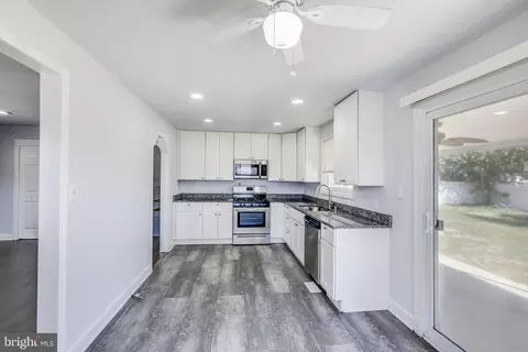 2 Appian Way, Pasadena, MD 21122 photo 13
