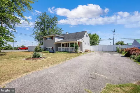 2 Appian Way, Pasadena, MD 21122 photo 4