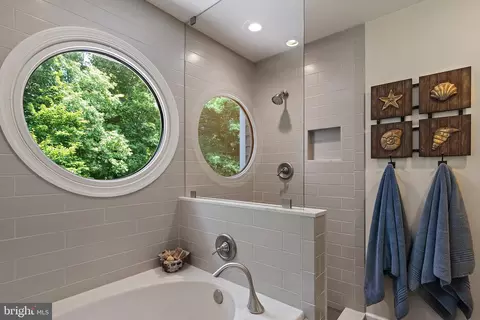 Bath - 136 Spring Place Way, Annapolis, MD 21401 photo 3 of 5
