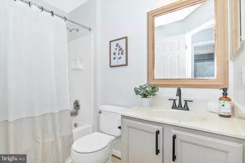 Bath - 641 Howards Loop, Annapolis, MD 21401 photo 3 of 4
