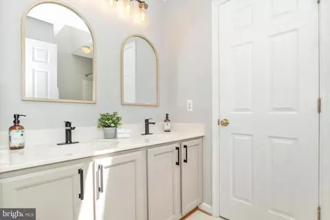 Bath - 641 Howards Loop, Annapolis, MD 21401 photo 1 of 4