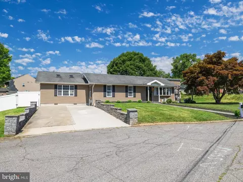 21 Leeds Rd, Hanover, MD 21076 photo 2