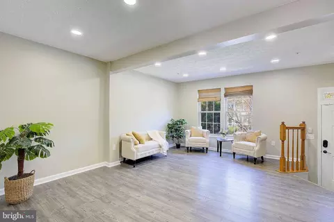 8536 Pine Meadows Dr, Odenton, MD 21113 photo 5