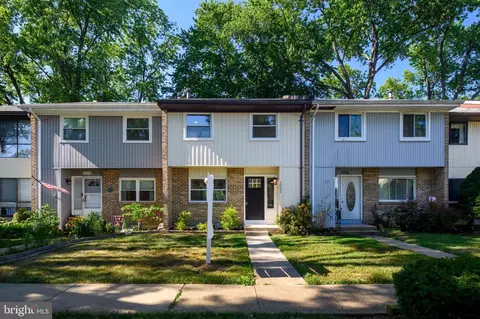 1952 Cambridge Dr #63, Crofton, MD 21114