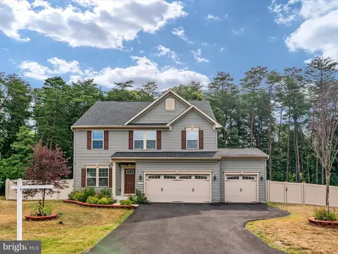 8222 Heraldry Dr, Severn, MD 21144
