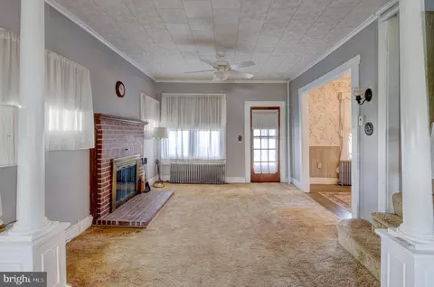 Living - 8589 Bay Rd, Pasadena, MD 21122 photo 1 of 5