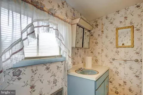 Bath - 8589 Bay Rd, Pasadena, MD 21122 photo 4 of 4