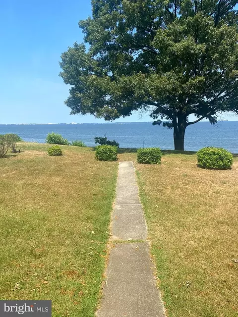 8589 Bay Rd, Pasadena, MD 21122