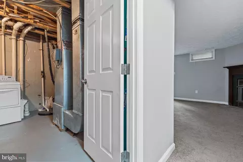 Entry Way - 682 Willowby Run, Pasadena, MD 21122 photo 5 of 5
