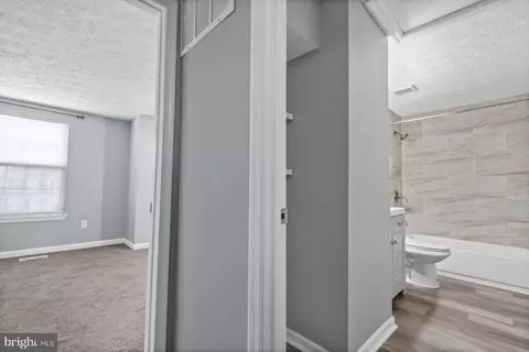 Entry Way - 682 Willowby Run, Pasadena, MD 21122 photo 3 of 5