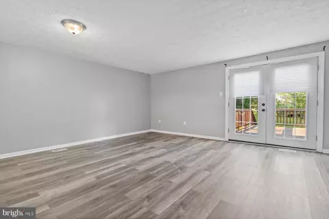 Living - 682 Willowby Run, Pasadena, MD 21122 photo 1 of 6