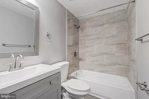 Bath - 682 Willowby Run, Pasadena, MD 21122 photo 1 of 2