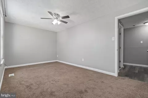 Entry Way - 682 Willowby Run, Pasadena, MD 21122 photo 4 of 5