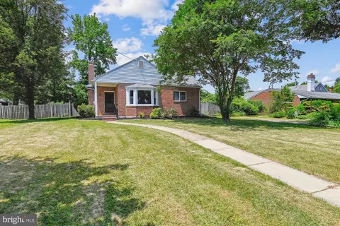 209 Sandsbury Ave, Glen Burnie, MD 21060