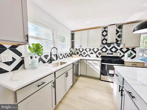 7978 Catherine Ave, Pasadena, MD 21122 photo 16