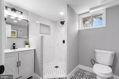 7978 Catherine Ave, Pasadena, MD 21122 photo 24