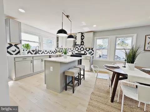 7978 Catherine Ave, Pasadena, MD 21122