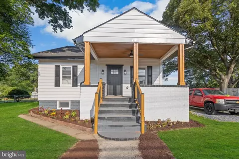 7978 Catherine Ave, Pasadena, MD 21122 photo 3