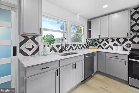 7978 Catherine Ave, Pasadena, MD 21122 photo 15