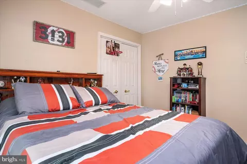 Bedroom - 8348 Seamore St, Pasadena, MD 21122 photo 6 of 8
