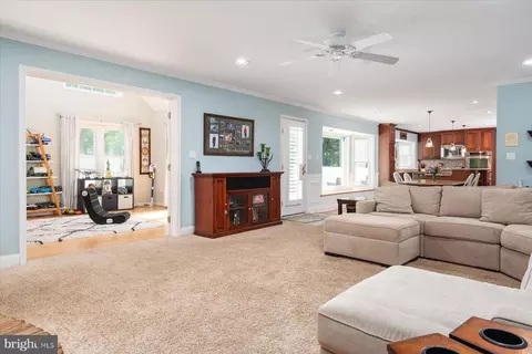 Living - 8348 Seamore St, Pasadena, MD 21122 photo 5 of 5