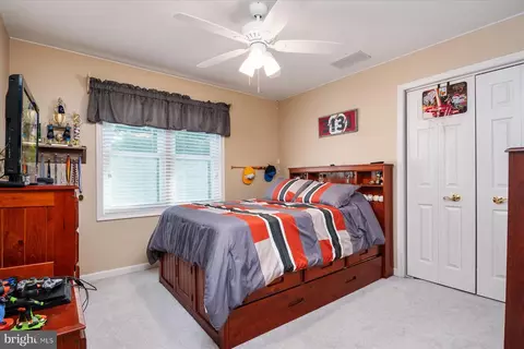 Bedroom - 8348 Seamore St, Pasadena, MD 21122 photo 5 of 8