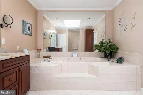 Bath - 8348 Seamore St, Pasadena, MD 21122 photo 3 of 4