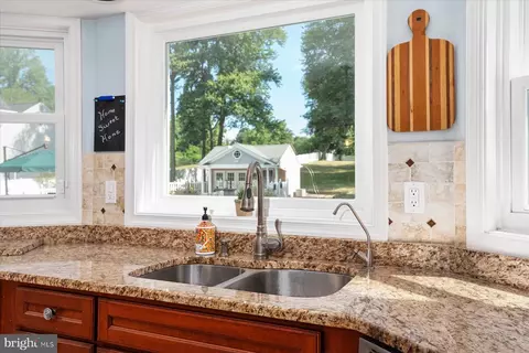 Kitchen - 8348 Seamore St, Pasadena, MD 21122 photo 4 of 5