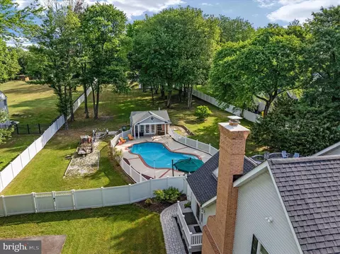 View/Area - 8348 Seamore St, Pasadena, MD 21122 photo 1 of 16