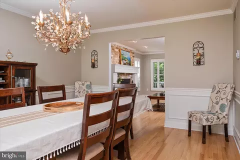 Dining - 8348 Seamore St, Pasadena, MD 21122 photo 2 of 2