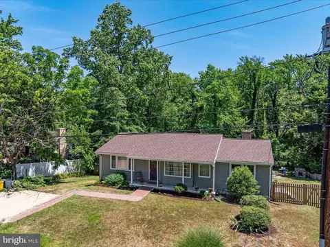 407 Beach Dr, Annapolis, MD 21403 photo 2