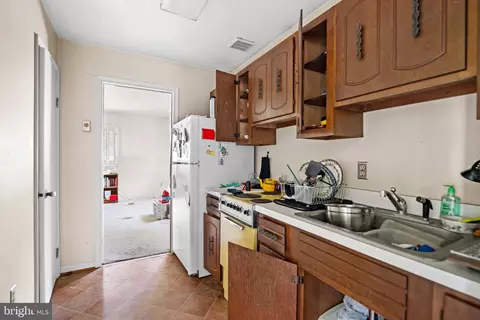 Kitchen - 5920 Sneed Dr, Deale, MD 20751 photo 3 of 3