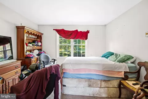 Bedroom - 5920 Sneed Dr, Deale, MD 20751 photo 2 of 4