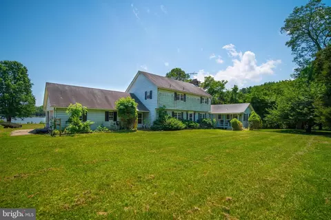 Exterior - 5920 Sneed Dr, Deale, MD 20751 photo 2 of 5
