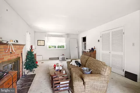 Living - 5920 Sneed Dr, Deale, MD 20751 photo 2 of 2