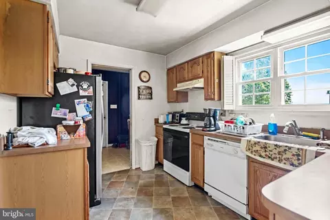 Kitchen - 5920 Sneed Dr, Deale, MD 20751 photo 1 of 3
