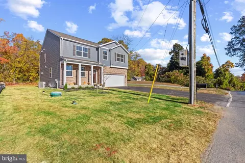 Exterior - 834 Hillside Ave, Edgewater, MD 21037 photo 2 of 3