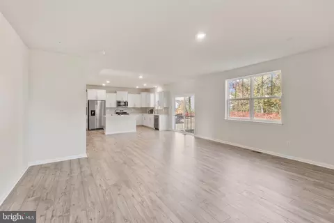 Living - 834 Hillside Ave, Edgewater, MD 21037 photo 2 of 2