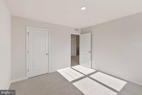 Bedroom - 834 Hillside Ave, Edgewater, MD 21037 photo 2 of 5